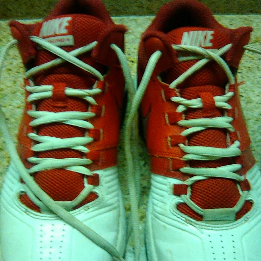 Woman's Nike Basketball Sneakers Size 10